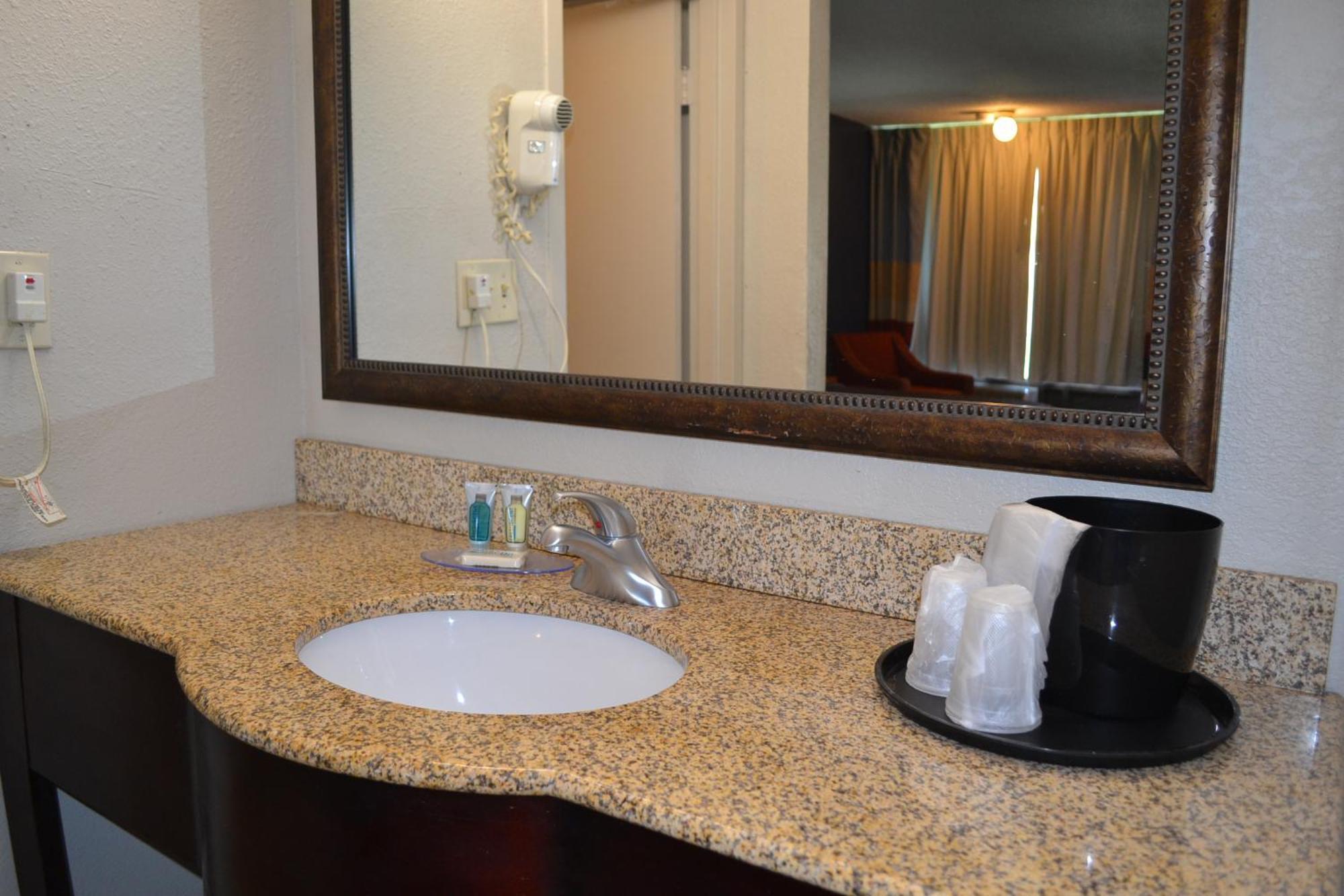 Dayspring Extended Stay Greensboro Extérieur photo