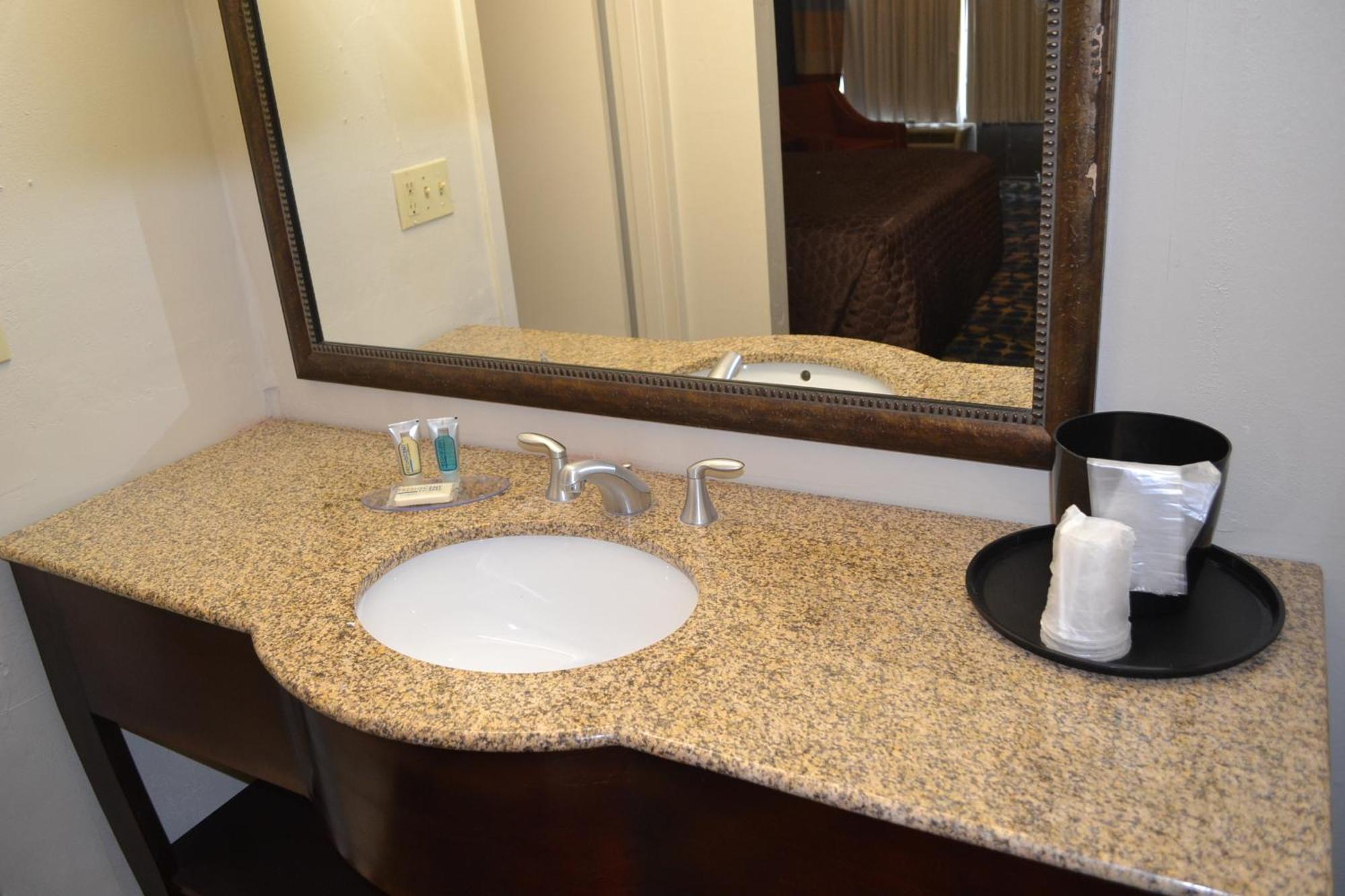 Dayspring Extended Stay Greensboro Extérieur photo