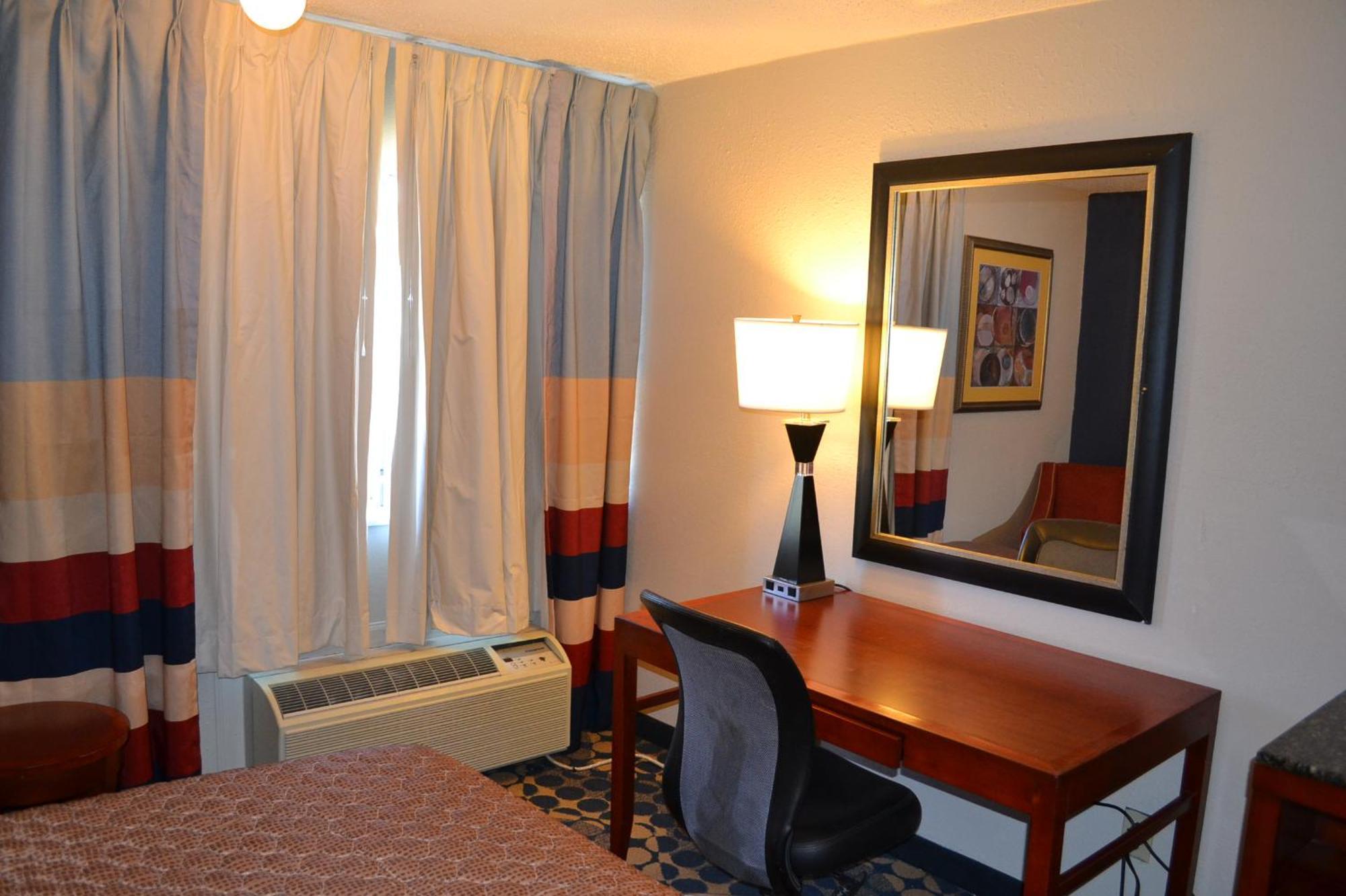 Dayspring Extended Stay Greensboro Extérieur photo