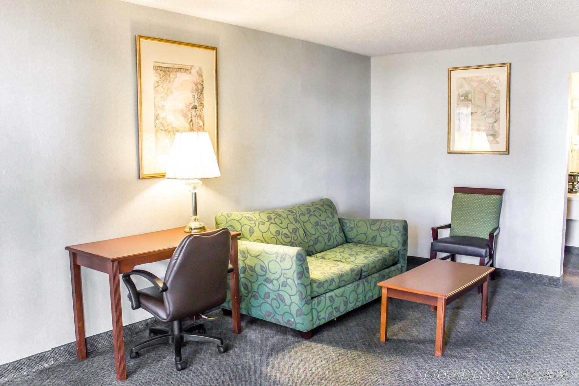 Dayspring Extended Stay Greensboro Extérieur photo
