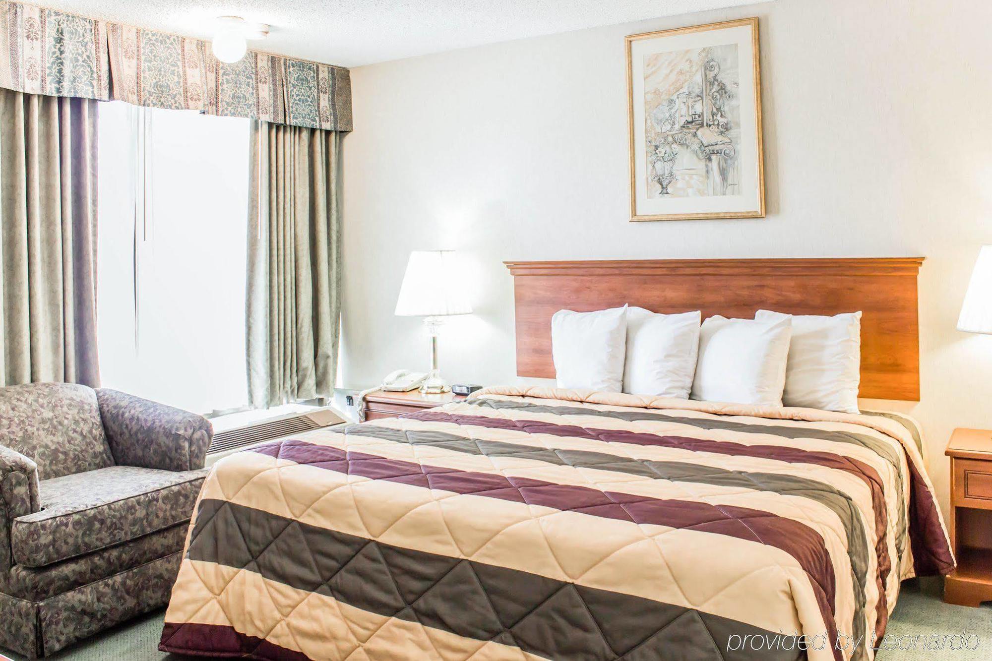 Dayspring Extended Stay Greensboro Extérieur photo