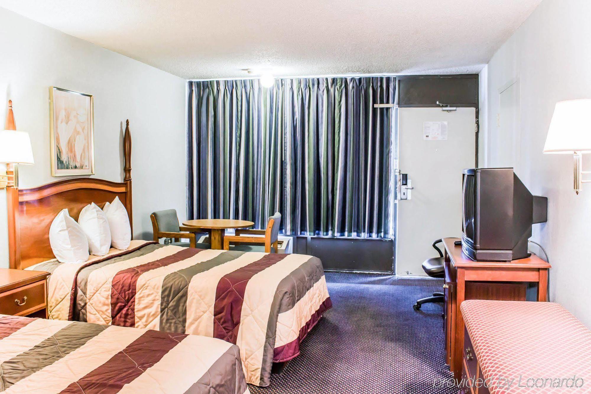 Dayspring Extended Stay Greensboro Extérieur photo