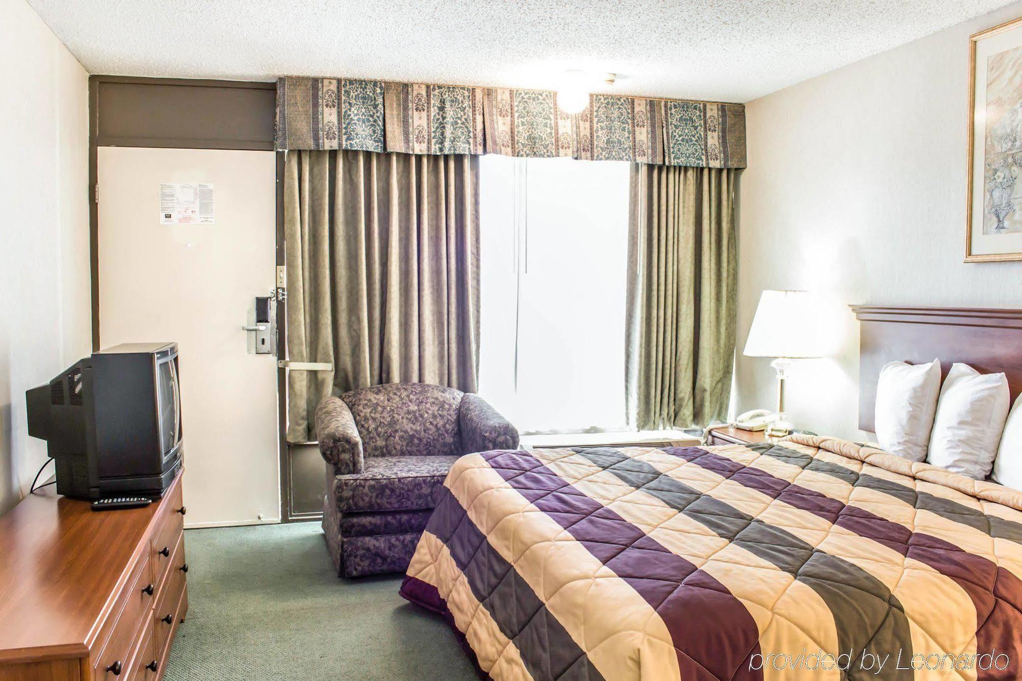Dayspring Extended Stay Greensboro Extérieur photo