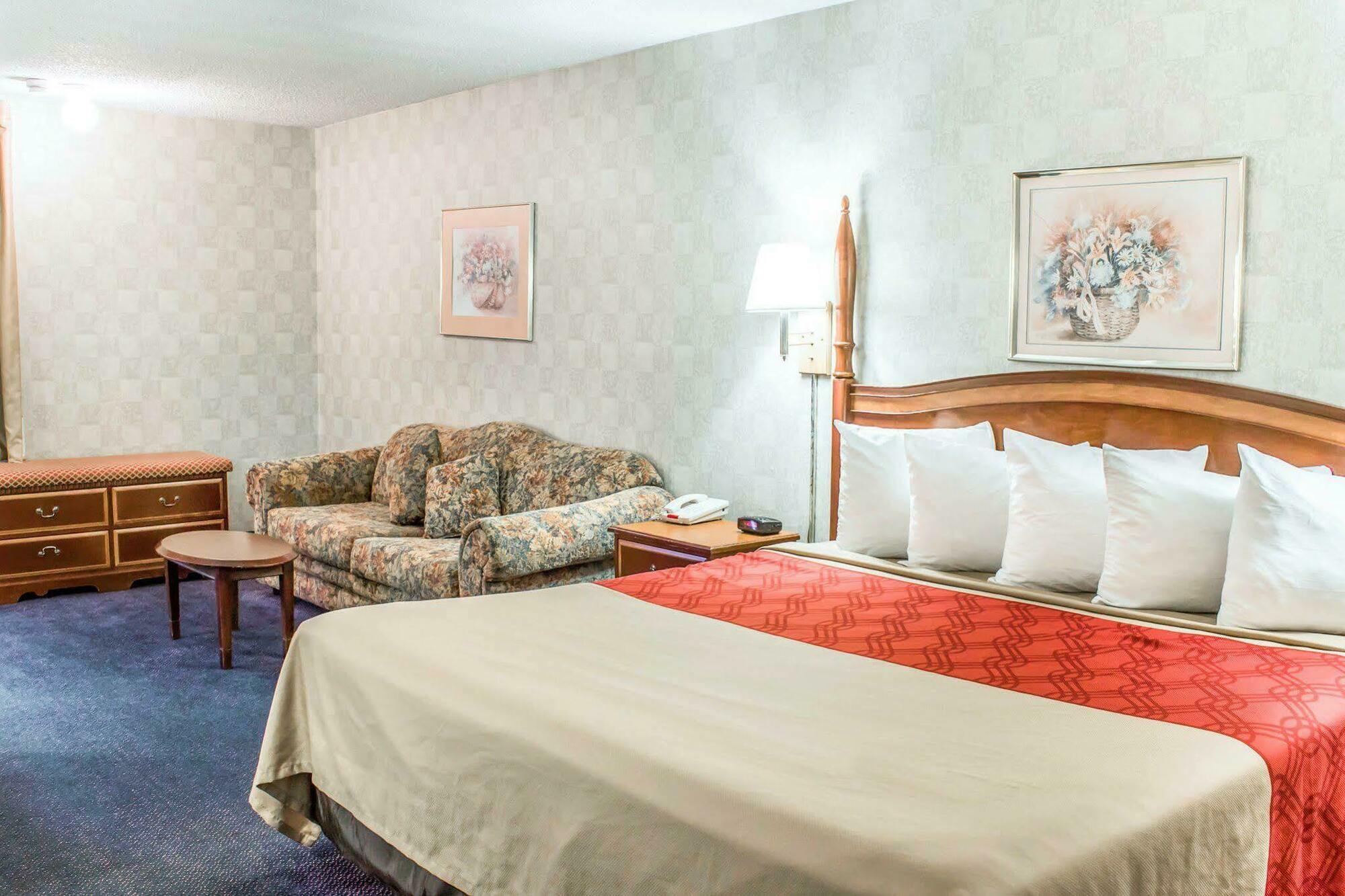 Dayspring Extended Stay Greensboro Extérieur photo